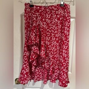 High-low ruffle skirt in vibrant red! Size XL